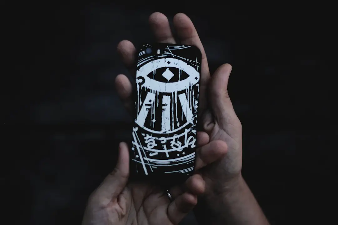 découvrez notre vaste collection d'étuis de téléphone alliant protection et style. protégez votre appareil tout en exprimant votre personnalité avec des designs variés et des matériaux de haute qualité.
